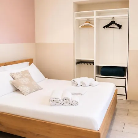 - A Due Passi Apartament *