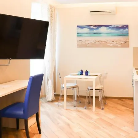 - A Due Passi Apartament San Remo
