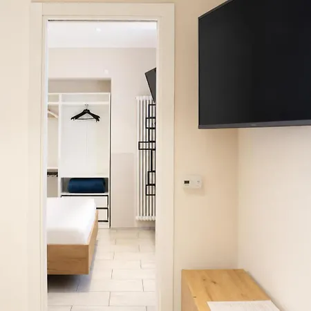 - A Due Passi Apartament *